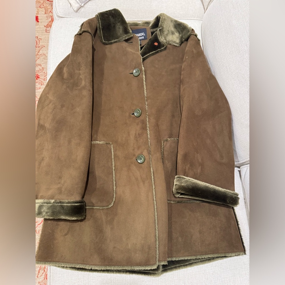 Gorgeous mint condition fully lined coat Bernardo M